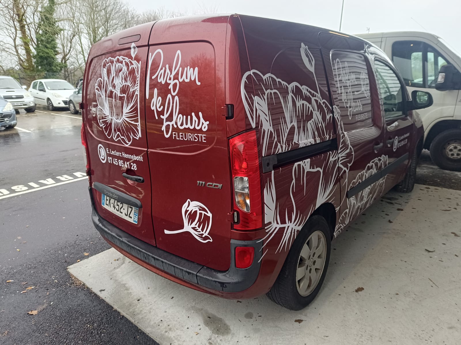 Décoration véhicule adhésif découpé Décoration véhicule adhésif découpé