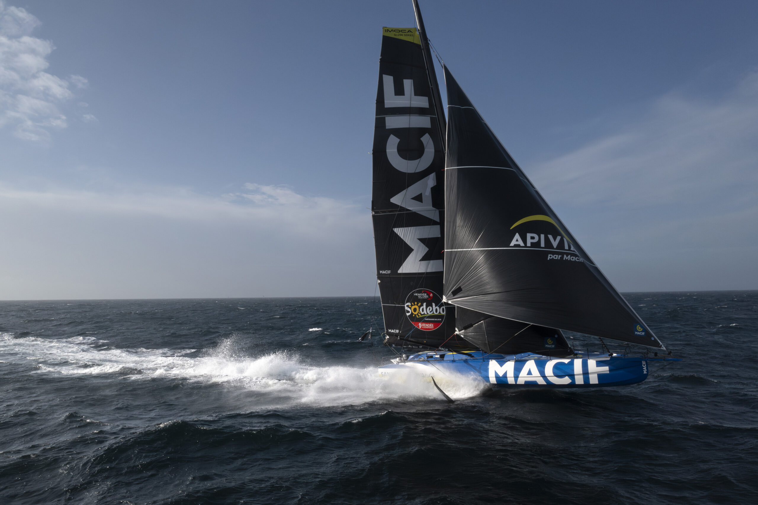 ©RonanGladu-Disobey-Macif_0213 Imoca MACIF Coque et voiles décorées par Ecritures Publicité